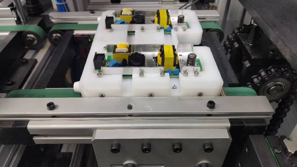 Our automated assembly solutions greatly increase productivity for our customers!